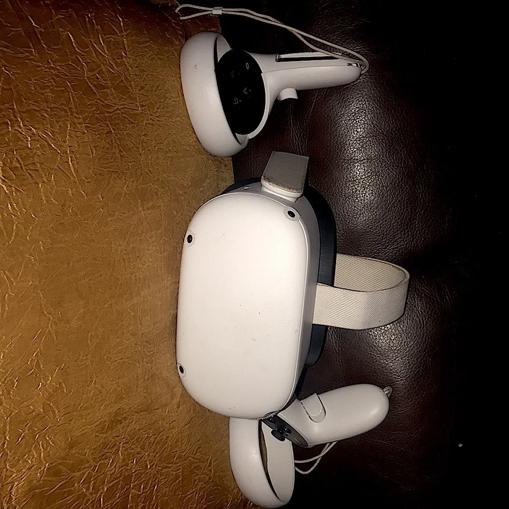 Vr headset not used new frm box dm for it shipping worldwide